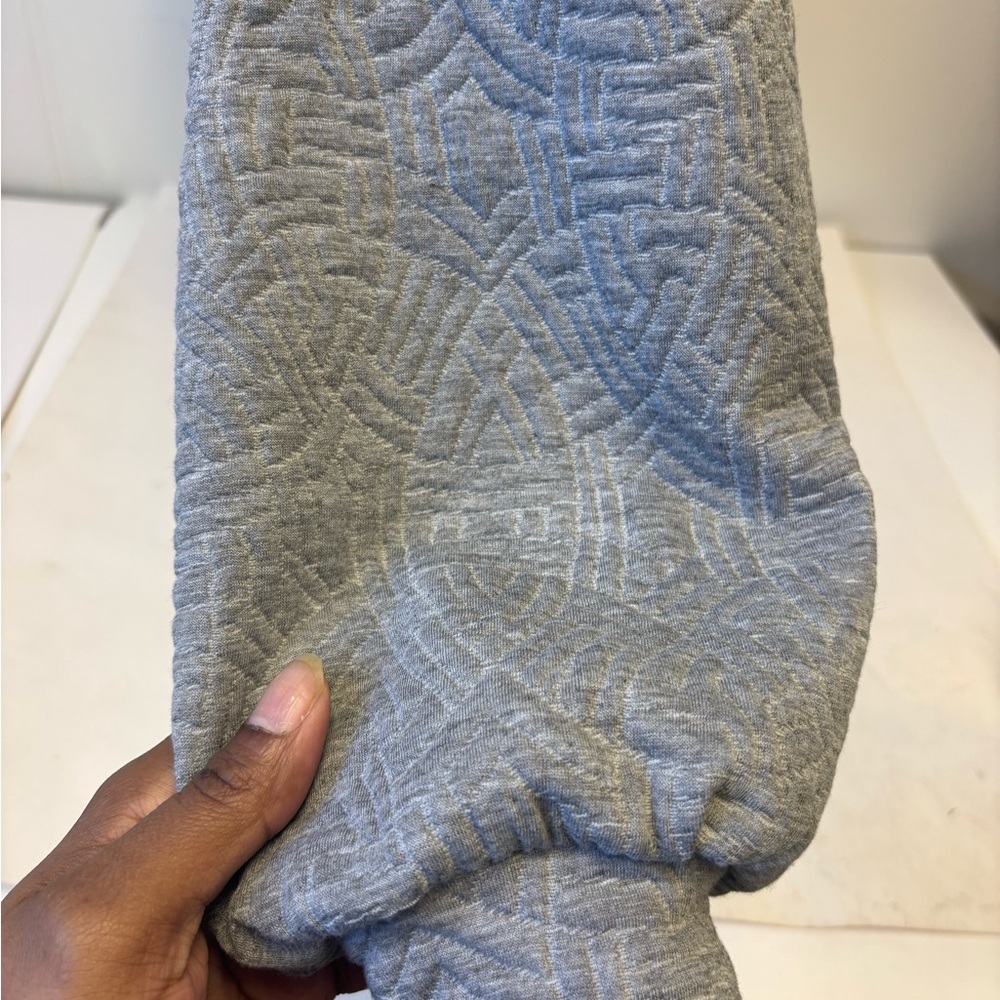 Geometric Patterned Sweater with Gray Sleeves - image 7